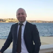 Doç. Dr. Kayahan Karaytuğ — Ortopedi Ve Travmatoloji, Sarıyer, İstanbul. Portre fotoğrafı.