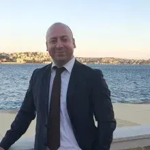 Doç. Dr. Kayahan Karaytuğ — Ortopedi Ve Travmatoloji, Sarıyer, İstanbul. Portre fotoğrafı.