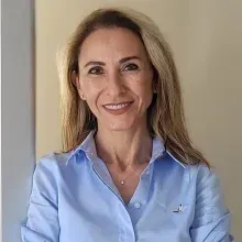 Prof. Dr. Ayşe Ayça Sarı — Göz Hastalıkları, Mersin. Portre fotoğrafı.