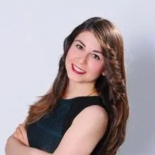 Dt. Süheyla Uyar Culha — Diş Hekimi, Hatay. Portre fotoğrafı.