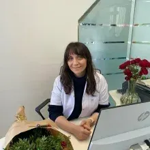 Dt. Melek Bolaca Civelek — Diş Hekimi, Nilüfer, Bursa. Portre fotoğrafı.