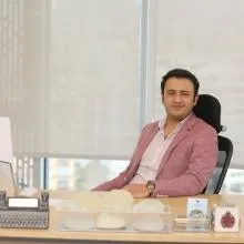 Op. Dr. İlhan Pekdemir — Plastik Rekonstrüktif Ve Estetik Cerrahi, Çankaya, Ankara. Portre fotoğrafı.