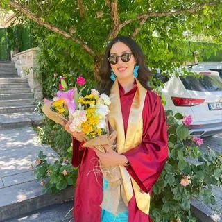 Dkt. Hande Yaşar — Dil ve Konuşma Terapisi, Eskişehir. Portre fotoğrafı.