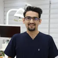Dt. Davut Özkan — Diş Hekimi, İstanbul. Portre fotoğrafı.
