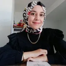 Dkt. Beyza Nur Çavdar — Dil ve Konuşma Terapisi, Sinop. Portre fotoğrafı.