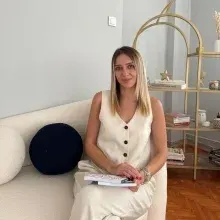 Psk. Zehra Durak — Psikoloji, İzmir. Portre fotoğrafı.