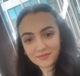 Dkt. Esra Koyun profilinde yer alan galeri fotoğrafı.