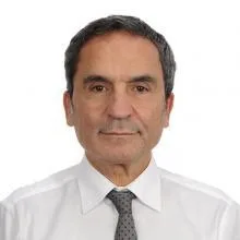 Doç. Dr. Ersin Nuzumlalı — İstanbul. Portre fotoğrafı.