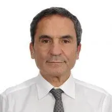 Doç. Dr. Ersin Nuzumlalı — İstanbul. Portre fotoğrafı.