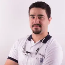 Dt. Mustafa Diri — Diş Hekimi, Gaziantep. Portre fotoğrafı.
