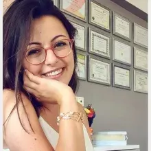 Dyt. Elif Nur Köprücü — Diyetisyen, Bursa. Portre fotoğrafı.
