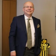 Op. Dr. Ahmet Murat Emanetoğlu — Kadın Hastalıkları Ve Doğum, İstanbul. Portre fotoğrafı.