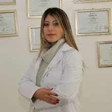 Dyt. Manolya Nur Üşür — Diyetisyen, Hatay. Portre fotoğrafı.