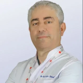 Op. Dr. Zafer Dörtdoğan — Çocuk Cerrahisi, Ümraniye, İstanbul. Portre fotoğrafı.
