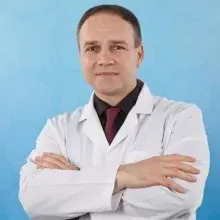 Uzm. Dr. Rüstem Bedel — İstanbul. Portre fotoğrafı.
