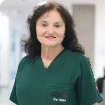 Dt. Handan Yücekaya — Diş Hekimi, Pendik, İstanbul. Portre fotoğrafı.