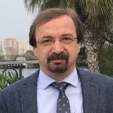 Prof. Dr. Engin Güney — Endokrinoloji Ve Metabolizma Hastalıkları, Aydın. Portre fotoğrafı.