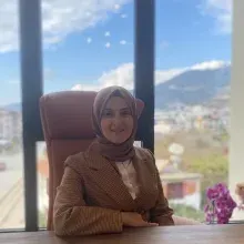 Uzm. Dr. Neslihan Sevil — Psikiyatri, Antalya. Portre fotoğrafı.