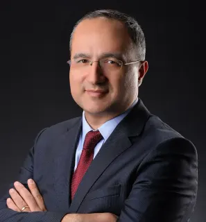 Prof. Dr. Kemal Karapınar profilinde yer alan galeri fotoğrafı.