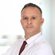 Uzm. Dr. Hasan Meral — Nöroloji, Çanakkale. Portre fotoğrafı.