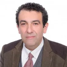 Uzm. Dr. Hakan Yaman — Aile Hekimliği, Konyaaltı, Antalya. Portre fotoğrafı.