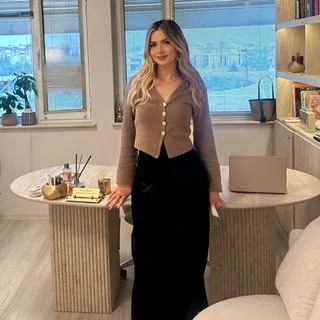 Psk. Nur Çelen — Psikoloji, Kocaeli. Portre fotoğrafı.