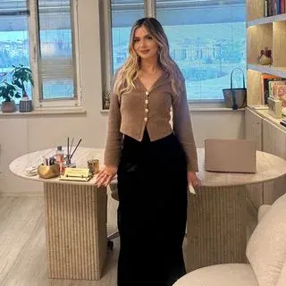 Psk. Nur Çelen — Psikoloji, Kocaeli. Portre fotoğrafı.