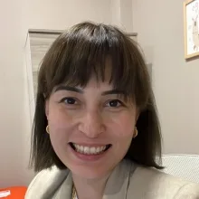 Uzm. Dr. Esra Polat — Çocuk Sağlığı Ve Hastalıkları, Maltepe, İstanbul. Portre fotoğrafı.
