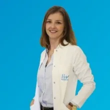 Op. Dr. Özge Kaymaz Yılmaz — Kadın Hastalıkları Ve Doğum, Beşiktaş, İstanbul. Portre fotoğrafı.