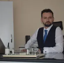 Dyt. Nevzat Durak — Diyetisyen, Balıkesir. Portre fotoğrafı.