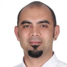 Op. Dr. Soner Tezcan — Plastik Rekonstrüktif Ve Estetik Cerrahi, İstanbul. Portre fotoğrafı.