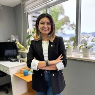Dr. Dt. Selin Yılmaz — Muğla. Portre fotoğrafı.