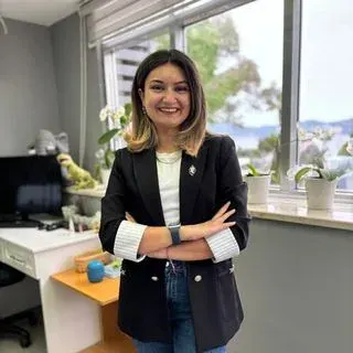 Dr. Dt. Selin Yılmaz — Muğla. Portre fotoğrafı.