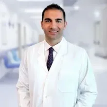 Doç. Dr. Veysel Umman — Genel Cerrahi, Kadıköy, İstanbul. Portre fotoğrafı.