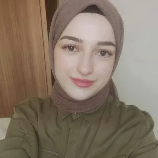 Psk. Halise Nur Çınar — Psikoloji, Konya. Portre fotoğrafı.