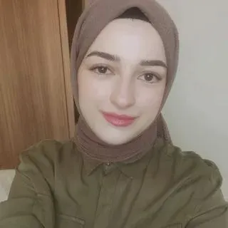 Psk. Halise Nur Çınar — Psikoloji, Konya. Portre fotoğrafı.