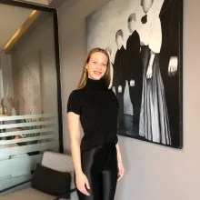 Psk. Merve Özal — Psikoloji. Portre fotoğrafı.