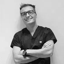 Dr. Dt. Ege Eryürük — Ankara. Portre fotoğrafı.