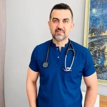 Uzm. Dr. Burhan Çabuk — Kardiyoloji, Aydın. Portre fotoğrafı.
