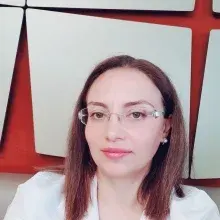 Uzm. Dr. Şule Namlı Koç — Gastroenteroloji, İstanbul. Portre fotoğrafı.