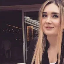 Fzt. Seçil Boz Bayar — Fizyoterapi Ve Rehabilitasyon, Eskişehir. Portre fotoğrafı.