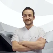 Dt. Emrah Aydoğdu — Diş Hekimi, Esenyurt, İstanbul. Portre fotoğrafı.