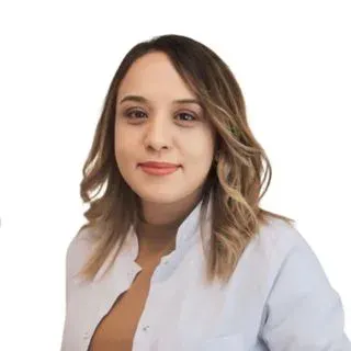Uzm. Dr. Eda Kent — Çocuk Sağlığı Ve Hastalıkları, Gaziantep. Portre fotoğrafı.