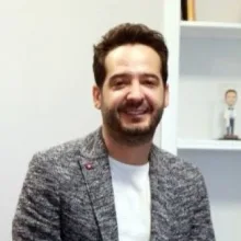 Op. Dr. Fethi Hanay — Kadın Hastalıkları Ve Doğum, Elazığ. Portre fotoğrafı.