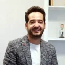 Op. Dr. Fethi Hanay — Kadın Hastalıkları Ve Doğum, Elazığ. Portre fotoğrafı.