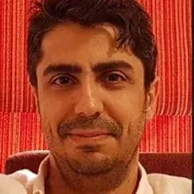 Uzm. Dr. Onur Karabatak — Psikiyatri, İstanbul. Portre fotoğrafı.