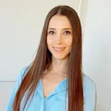 Op. Dr. Esra Nazlı Döktür Efeoğlu — Kadın Hastalıkları Ve Doğum, Tunceli. Portre fotoğrafı.