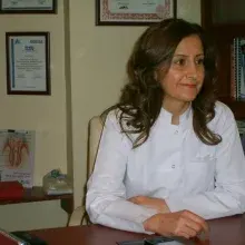 Dt. Peri Nacar — Diş Hekimi, Adana. Portre fotoğrafı.
