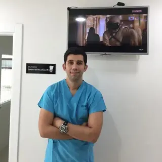 Dr. Dt. Sadık Gençoğlan profilinde yer alan galeri fotoğrafı.