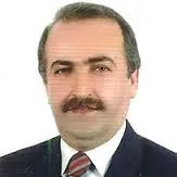 Uzm. Dr. Sezai Öztürk — Göğüs Hastalıkları, İstanbul. Portre fotoğrafı.